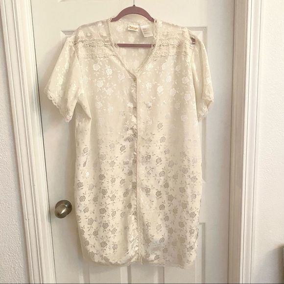 Vintage Other - Vintage white intimate moods button up nightgown